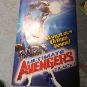 Untimate avengers the movie ad book